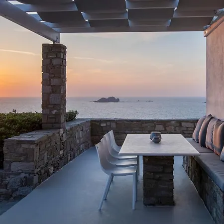 Ocean Paros Sarakíniko